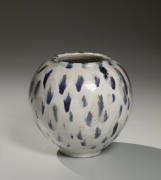 Round&nbsp;tsubo&nbsp;(vessel) decorated with splashes in indigo blue glaze, ca. 1950