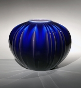 Tokuda Yasokichi III, Japanese glazed porcelain, Japanese Kutani-glazed porcelain, Japanese blue fluted vessel, 2005