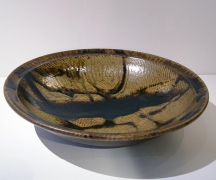 Shimaoka Tatsuzo, Rope-impressed patterned platter with dark iron-oxide ladle-poured glazing, ca. 1995-2000, Glazed stoneware, Japanese contemporary ceramics