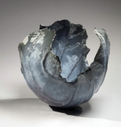 WAKAO KEI (b. 1967), Blue craquelure celadon-glazed flower-shaped vessel with kiln-effect