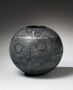 Yagi Kazuo, ca. 1960, black globular vase, Japanese ceramic, Japanese glazed stoneware, Japanese vase with inlaid white slip linear patterning